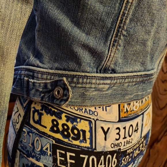 Vintage Urban Behavior Light Wash Cropped Denim Jacket - Picture 7 of 13